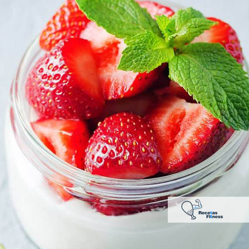 fresas con yogur griego