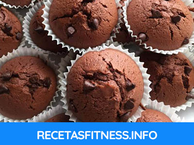 Magdalenas de chocolate fitness, caseras y deliciosas